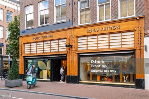 pc hooftstraat lv|Louis Vuitton Pieter Cornelisz Hooftstraat store, Netherlands.